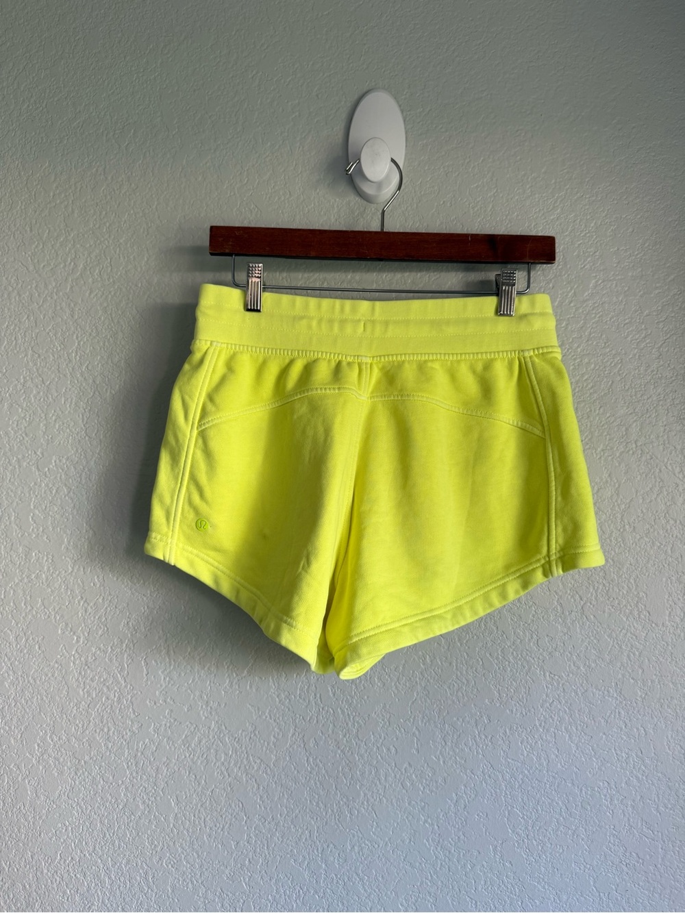 Lululemon shorts - Picture 3 of 9
